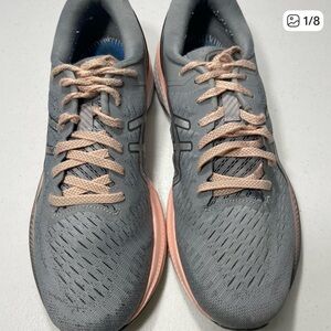 ASICS Women's Gray Running Athletic Size 10 Sneakers  Shoes SB-85